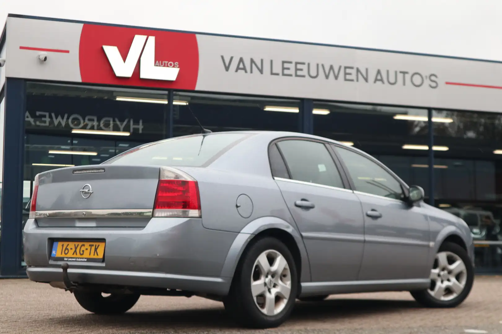 Opel Vectra 1.8-16V Business | Trekhaak | Cruise | Apk 01-04-2 Grijs - 2