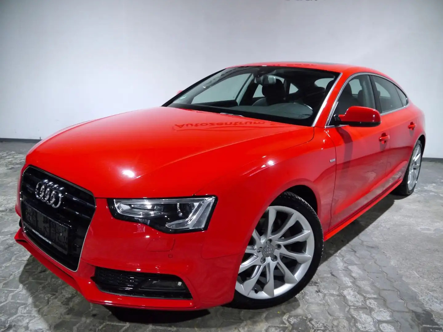 Audi A5 2.0 TFSI Quattro S-line Navi Xenon Alcantara Rot - 2