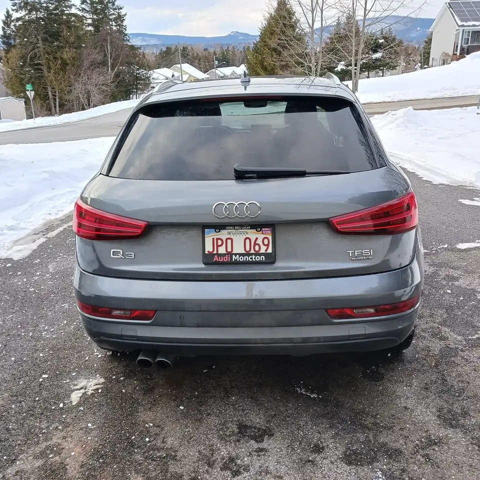Audi Q3 снимка Audi Q3