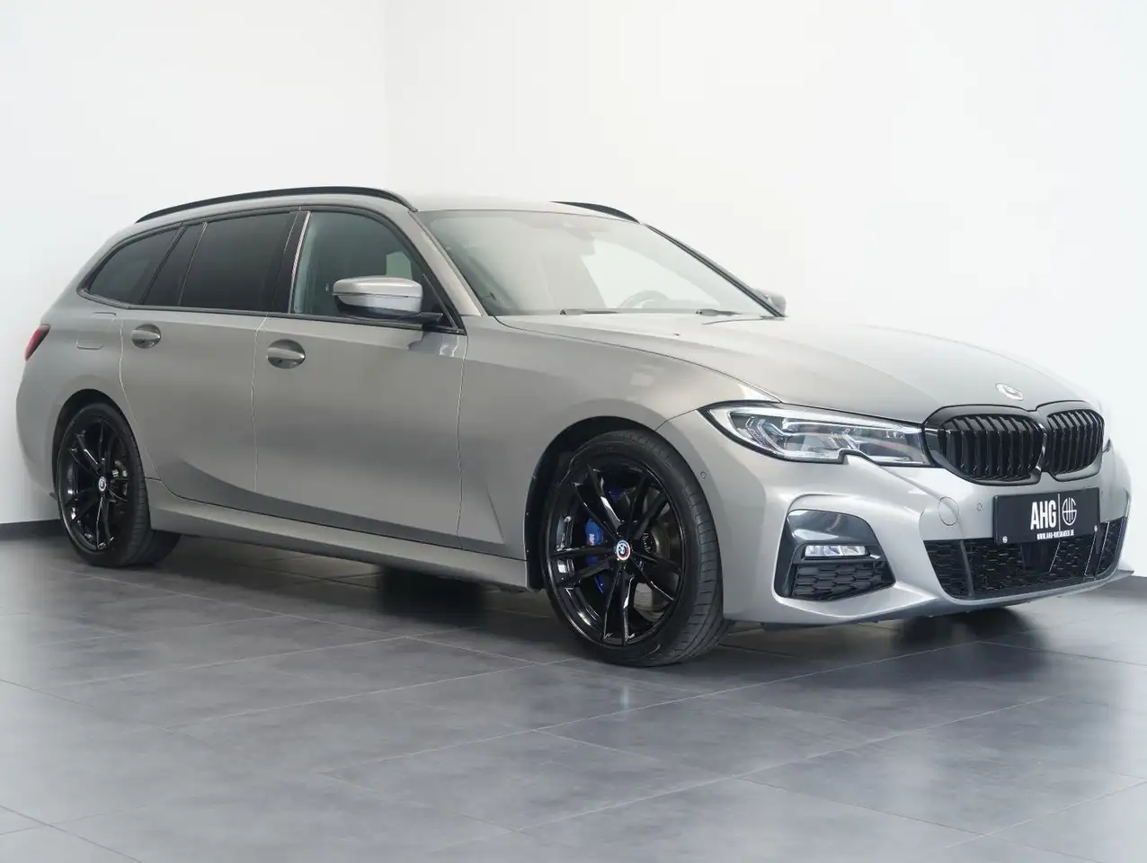 BMW 320 d xDrive Touring M Sport INDIVIDUAL/HERITAGE 2