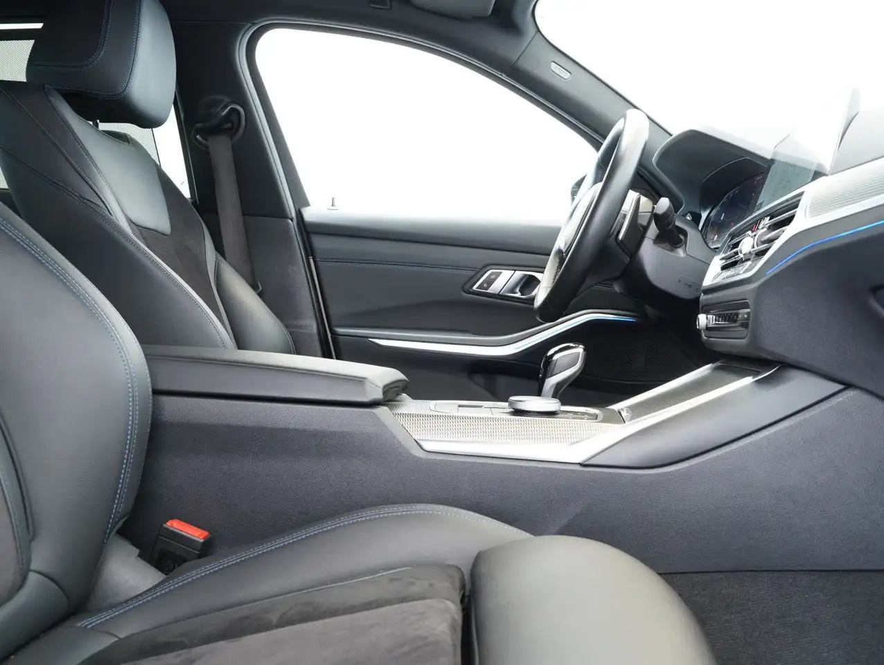 BMW 320 d xDrive Touring M Sport INDIVIDUAL/HERITAGE 13