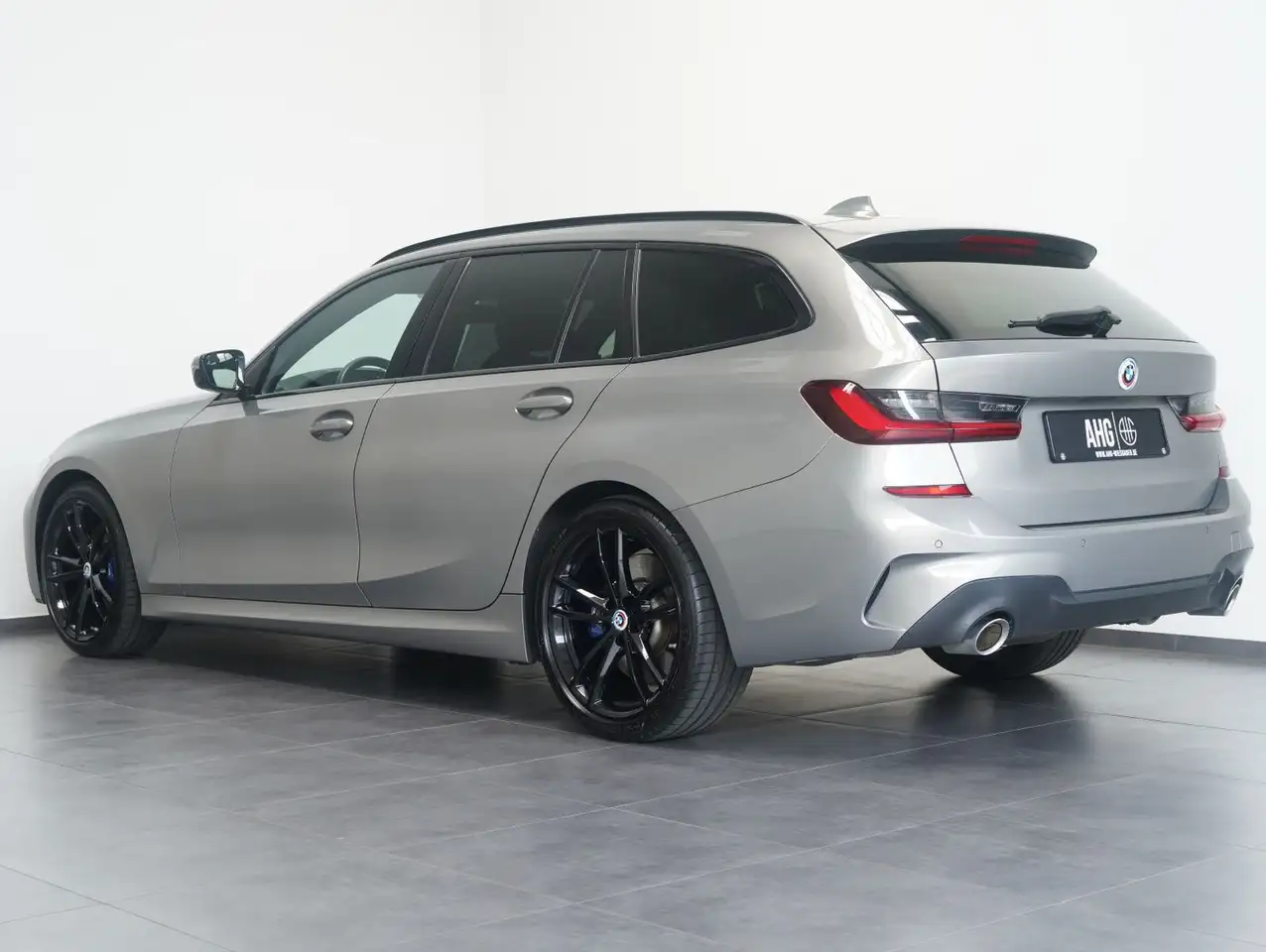 BMW 320 d xDrive Touring M Sport INDIVIDUAL/HERITAGE 4