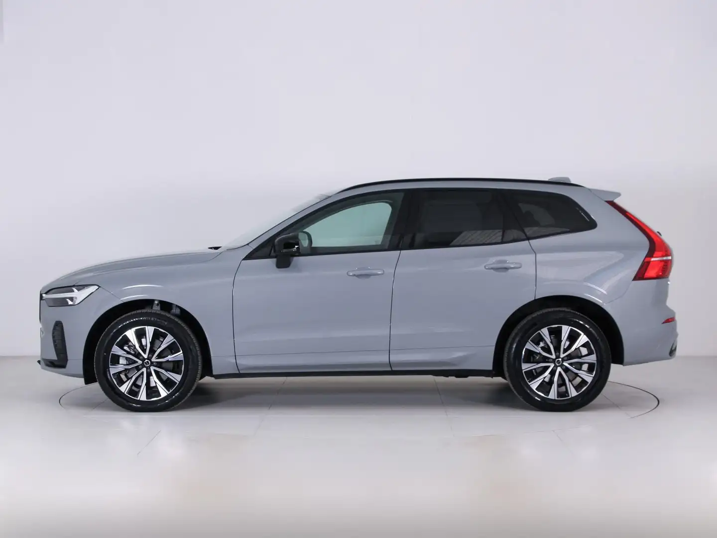 Volvo XC60 XC60 B4 (d) 197CV AWD GEARTRONIC PLUS DARK Grigio - 2