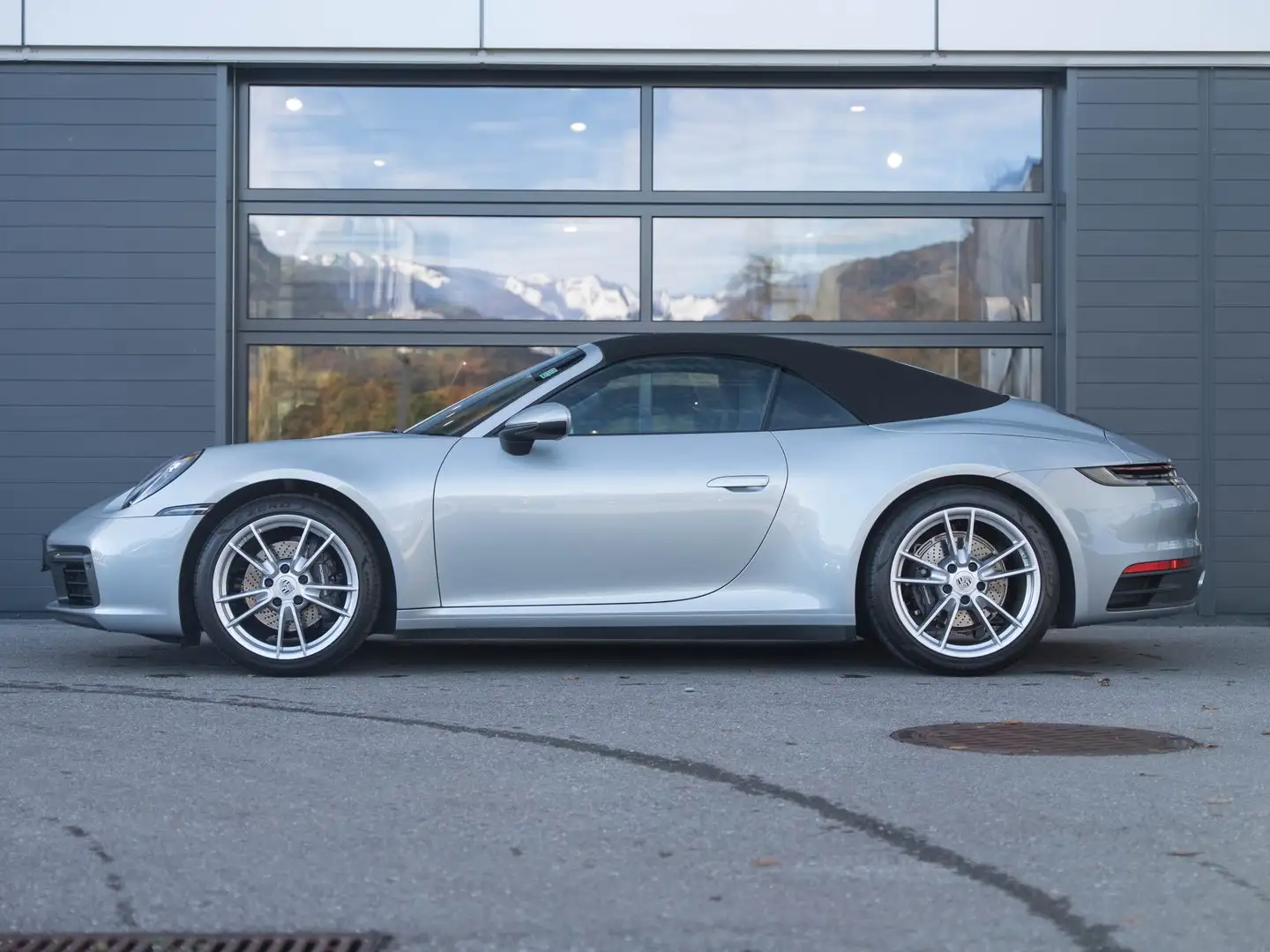 Porsche 911 Carrera Cabriolet I (992) Grau - 2