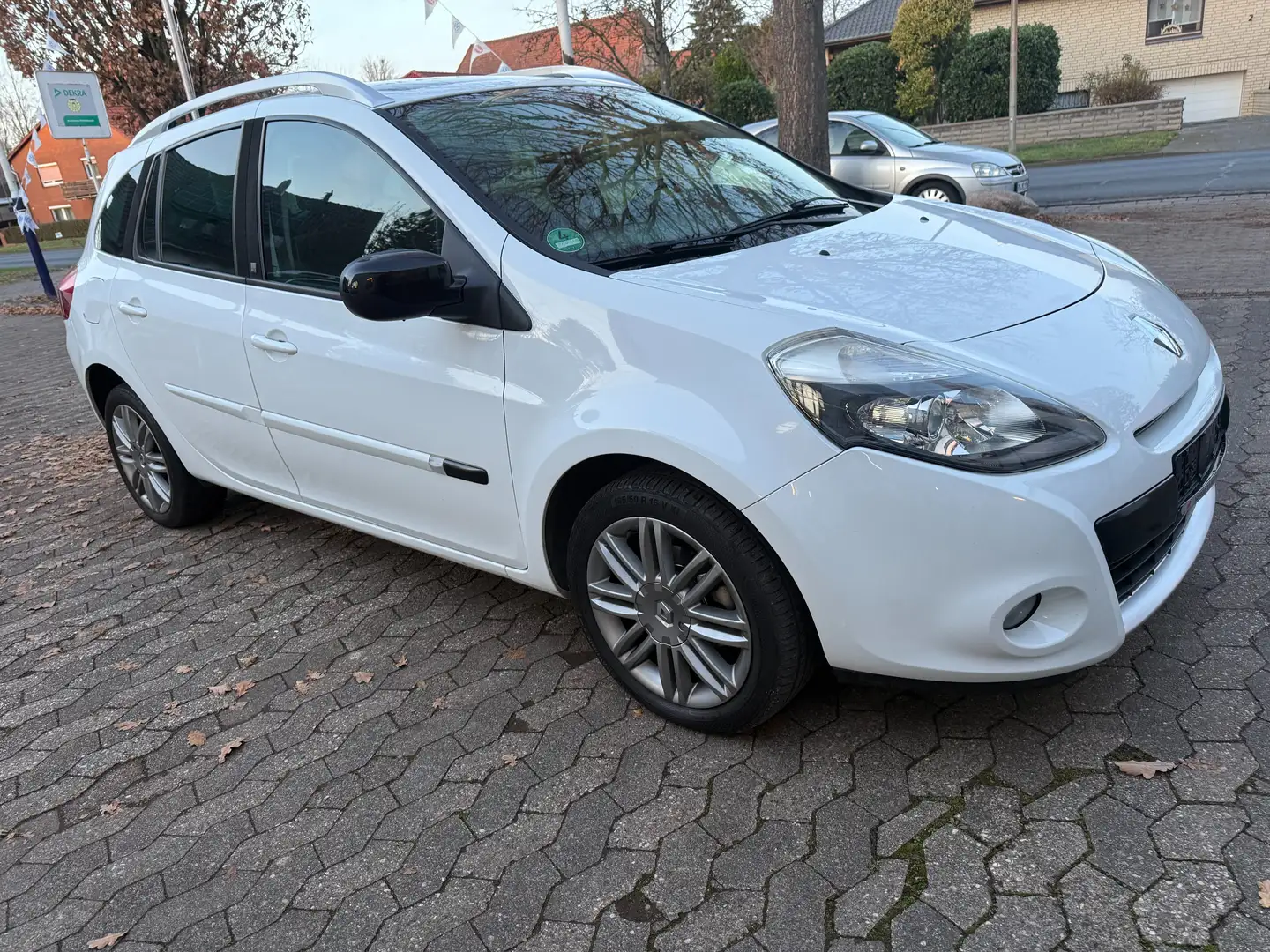 Renault Clio Clio 1.2 16V TCE Dynamique.Banoramadach .Navi Weiß - 1