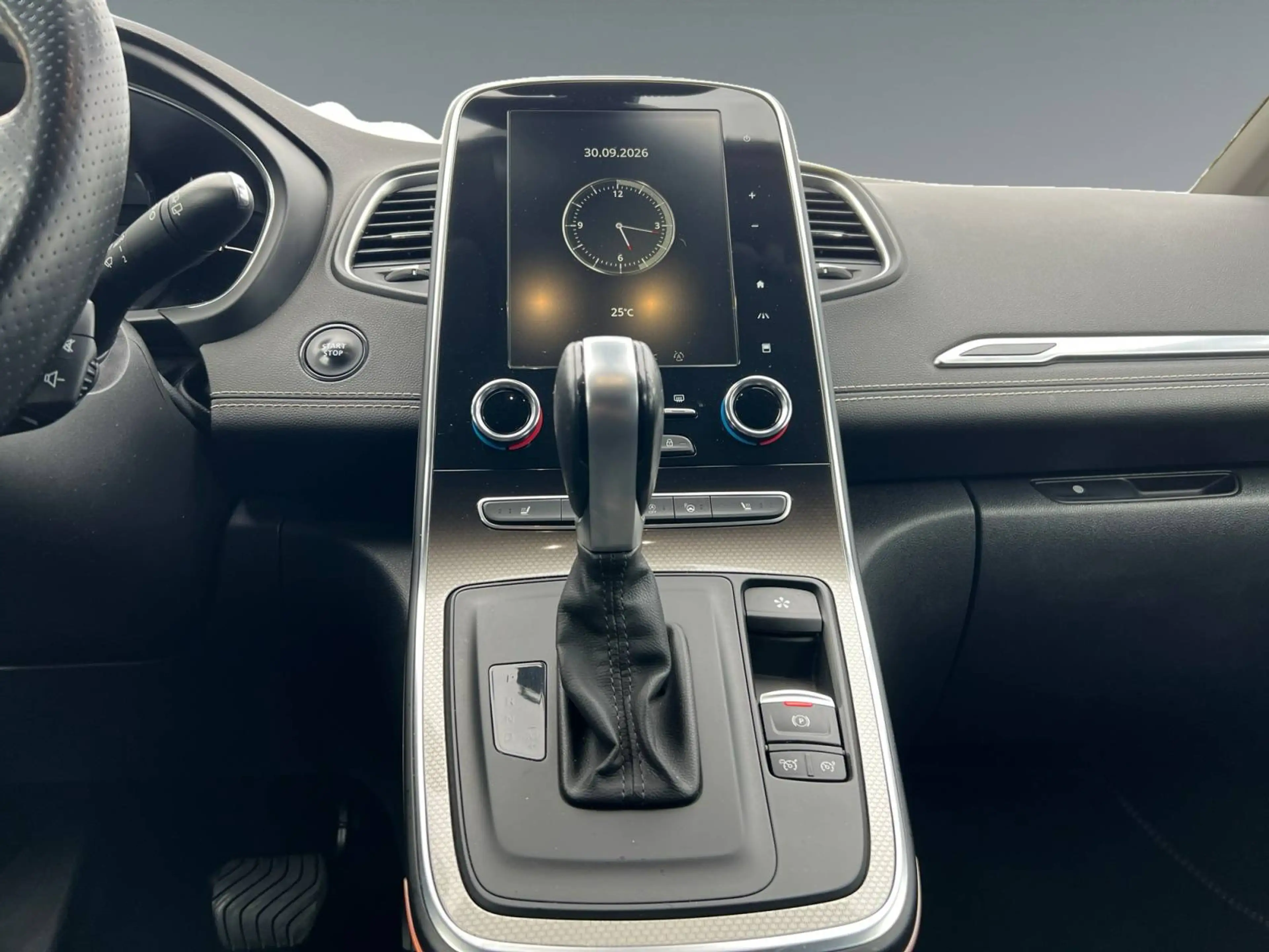 Renault Grand Scenic dCi Initiale Paris-GARANTIE 12 à 36 MOIS- — photo 12