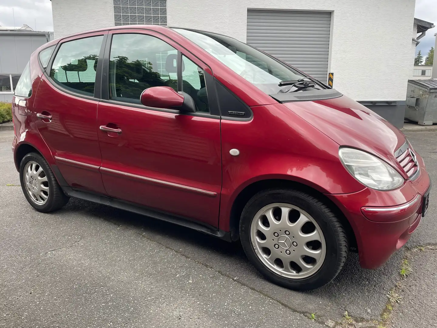 Mercedes-Benz A 140 Elegance* Klima* Tüv und Au - 01-2026* 1,4 L Czerwony - 2