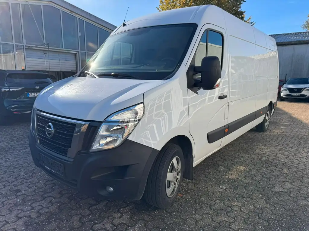Nissan NV400 2022 из Европы — купить под ключ