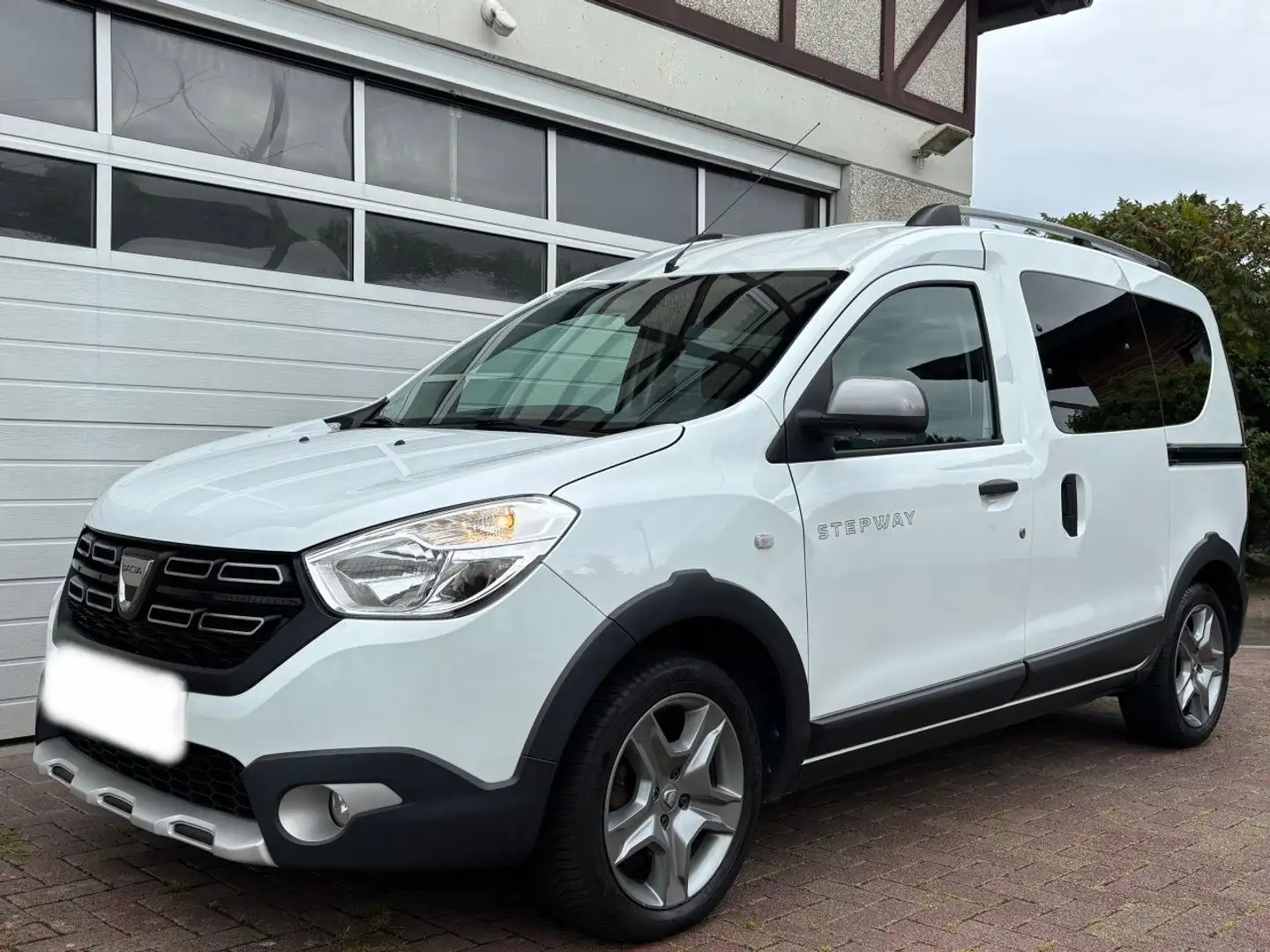 Dacia Dokker Stepway LPG Benzin KLIMA | PDC | NAVI Weiß - 1