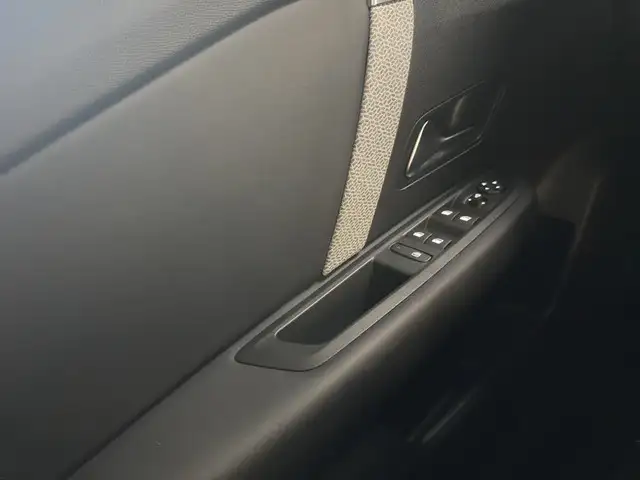 Citroen C4 view 14