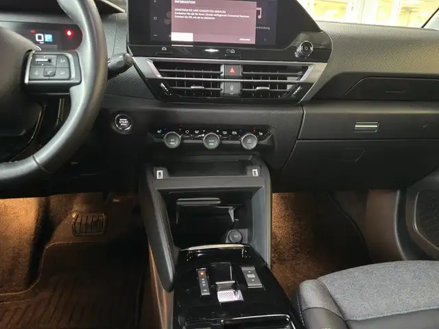 Citroen C4 view 11