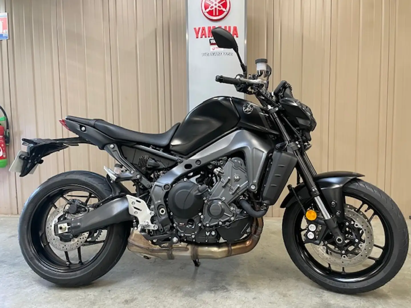 Yamaha MT-09 - 2