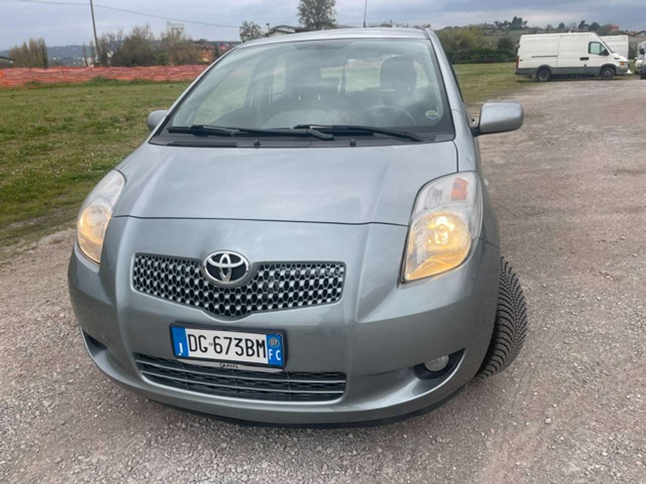Toyota Yaris Yaris II 2005 3p 1.0 Sol