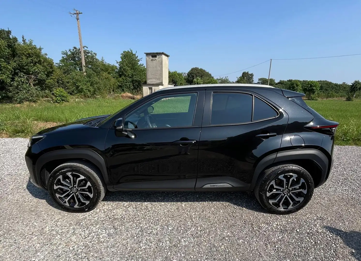 Toyota Yaris Cross 1.5h Trend awd-i 116cv e-cvt 4x4 Nero - 2