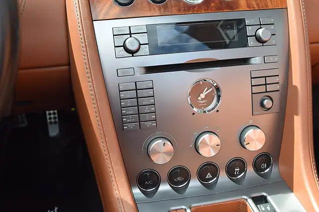 Aston Martin DB9 Touchtronic II *1.Hand* Ansicht 7
