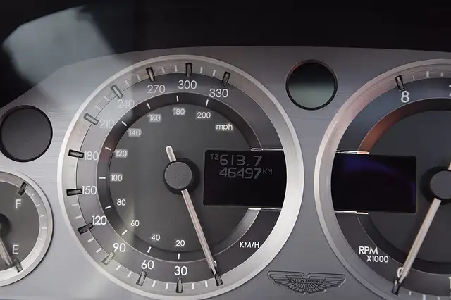 Aston Martin DB9 Touchtronic II *1.Hand* Ansicht 9