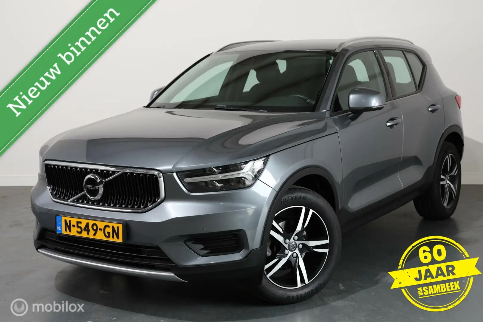 Volvo XC40 1.5 T3 Momentum CAMERA-NAVI-AIRCO Gris - 2