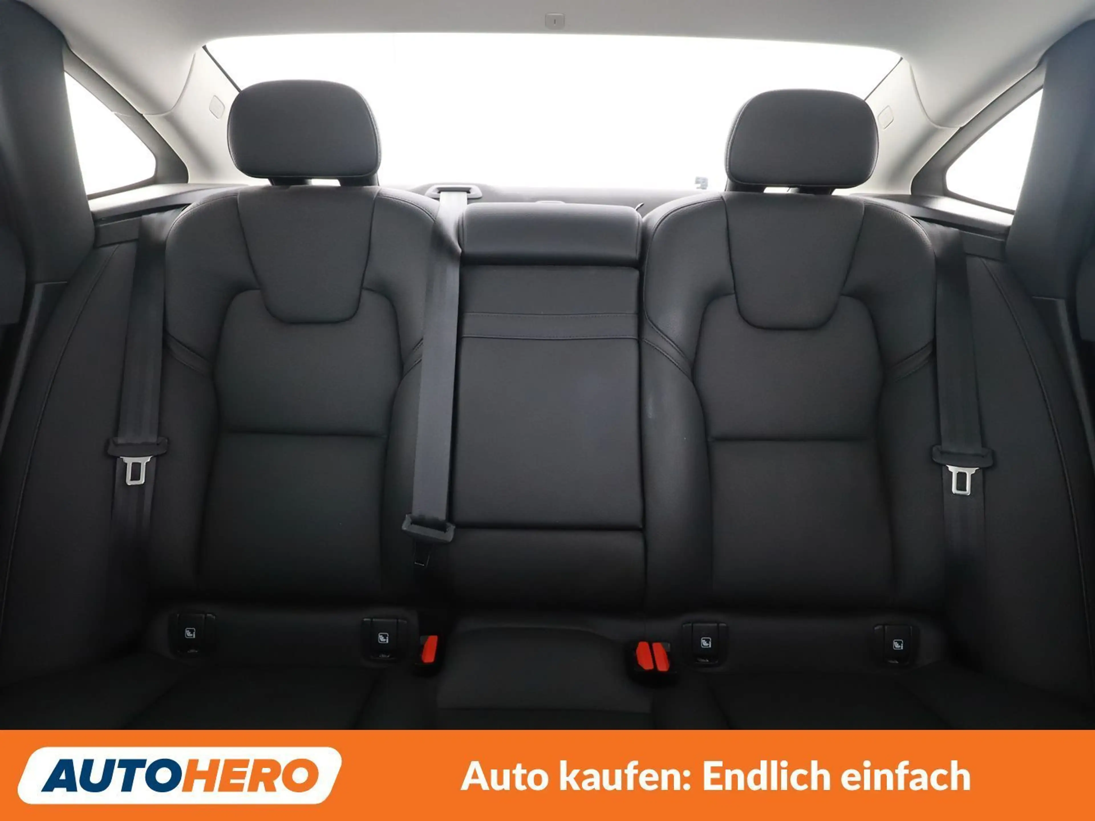 Volvo S90 2.0 B4 Mild-Hybrid Momentum Pro — photo 15