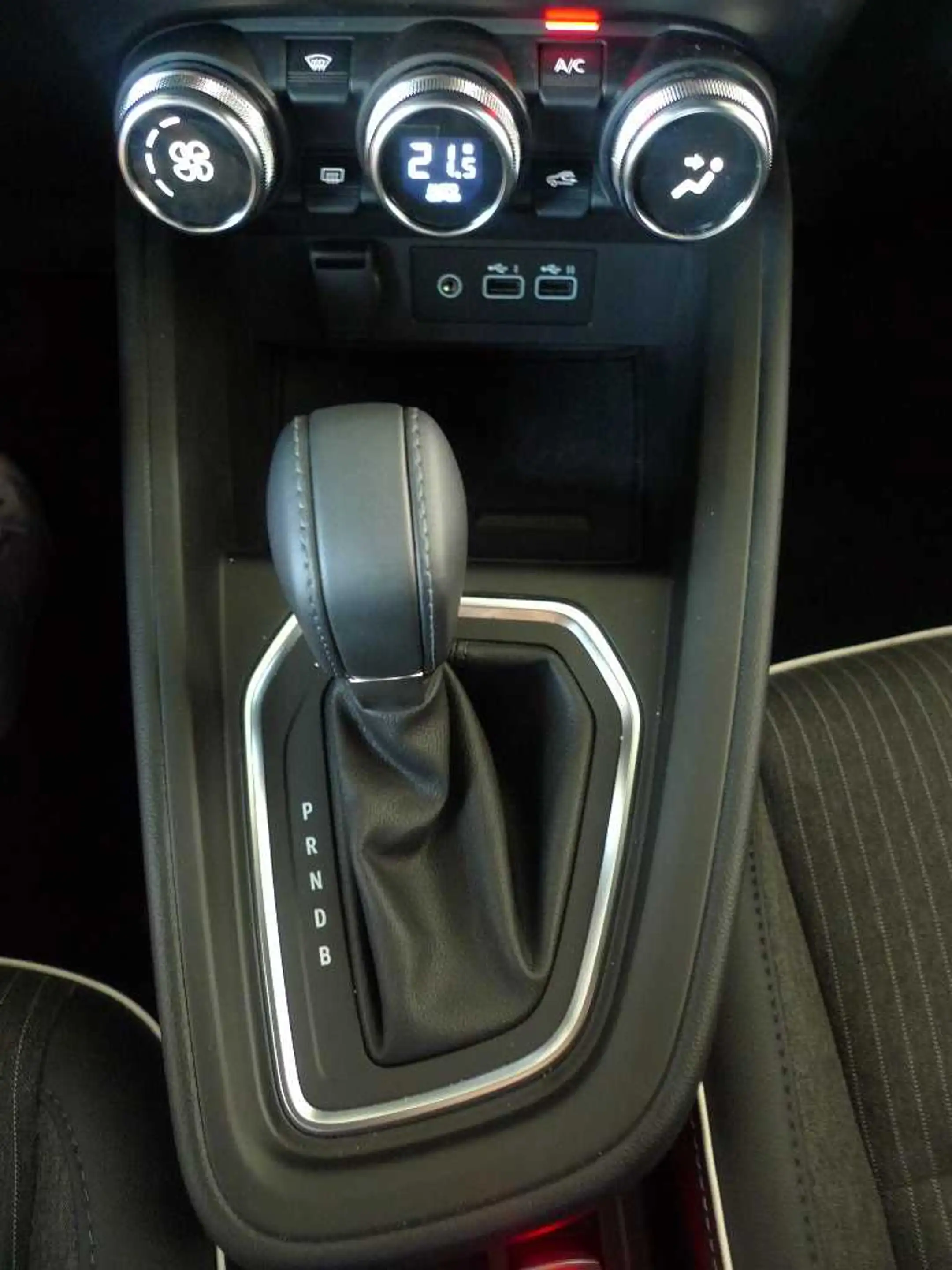 Mitsubishi Colt EDITION 1.6 Hybrid Garantie 02/2030 — photo 8