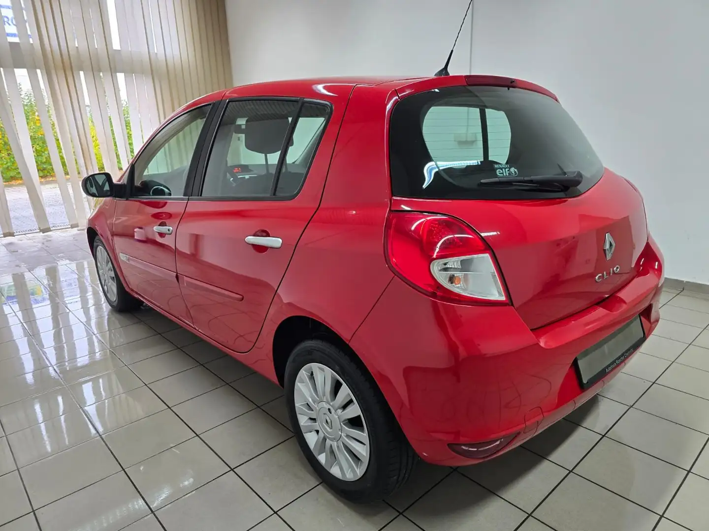 Renault Clio III Dynamique Klima Alufelgen 15" Rouge - 2