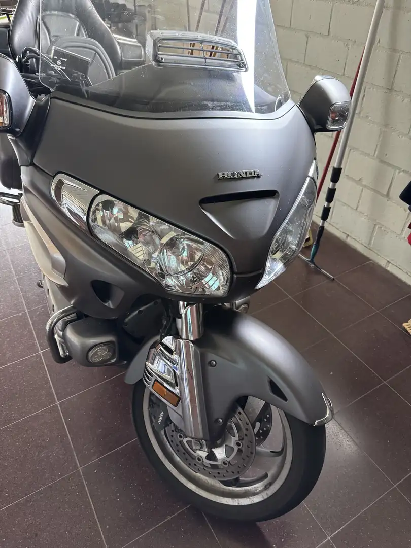 Honda GL 1800 Goldwing Gris - 1