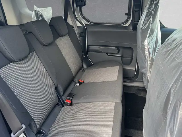 Ford Tourneo Courier view 5