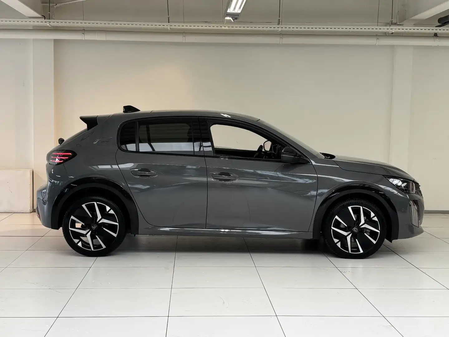 Peugeot 208 Hybrid 145 e-DCS6 GT Automaat | Stoelverwarming | Grijs - 2