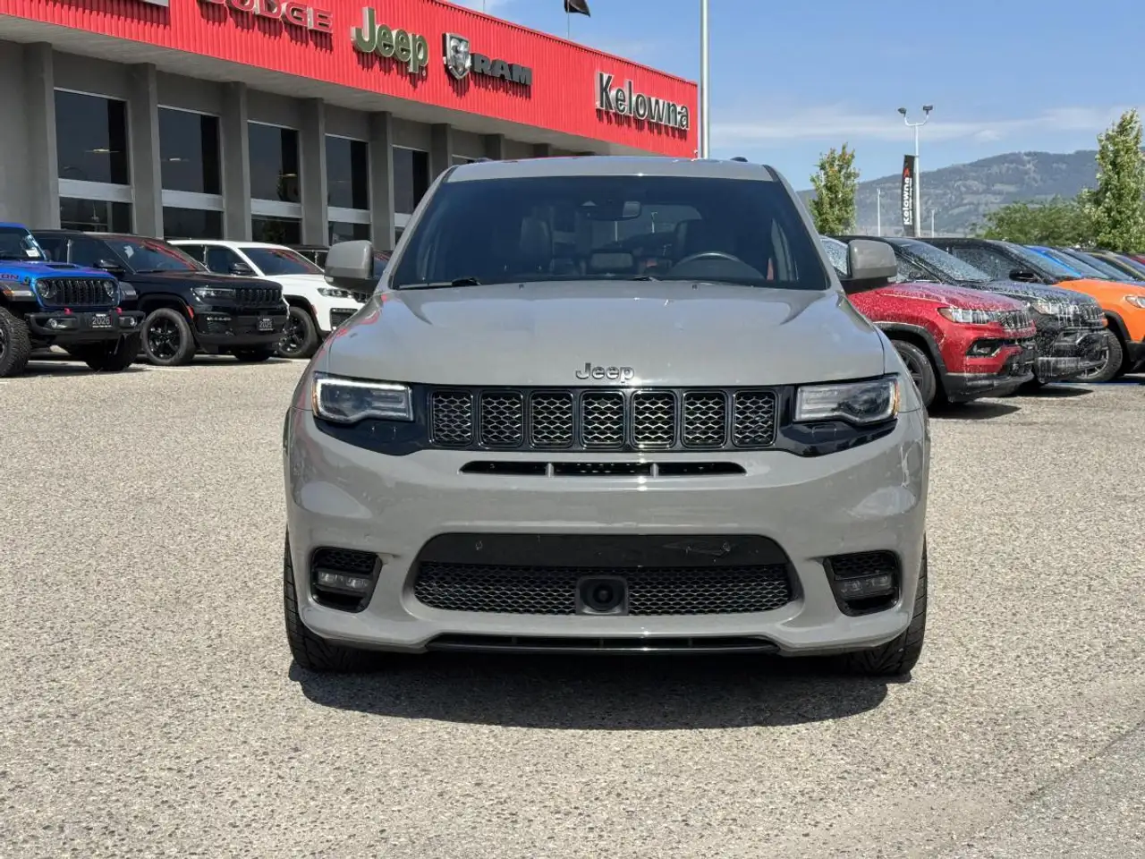 Jeep Grand Cherokee снимка Jeep Grand Cherokee