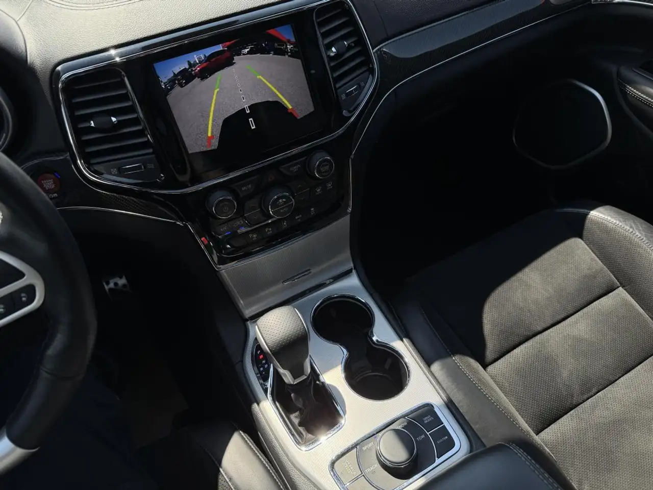 Jeep Grand Cherokee снимка Jeep Grand Cherokee