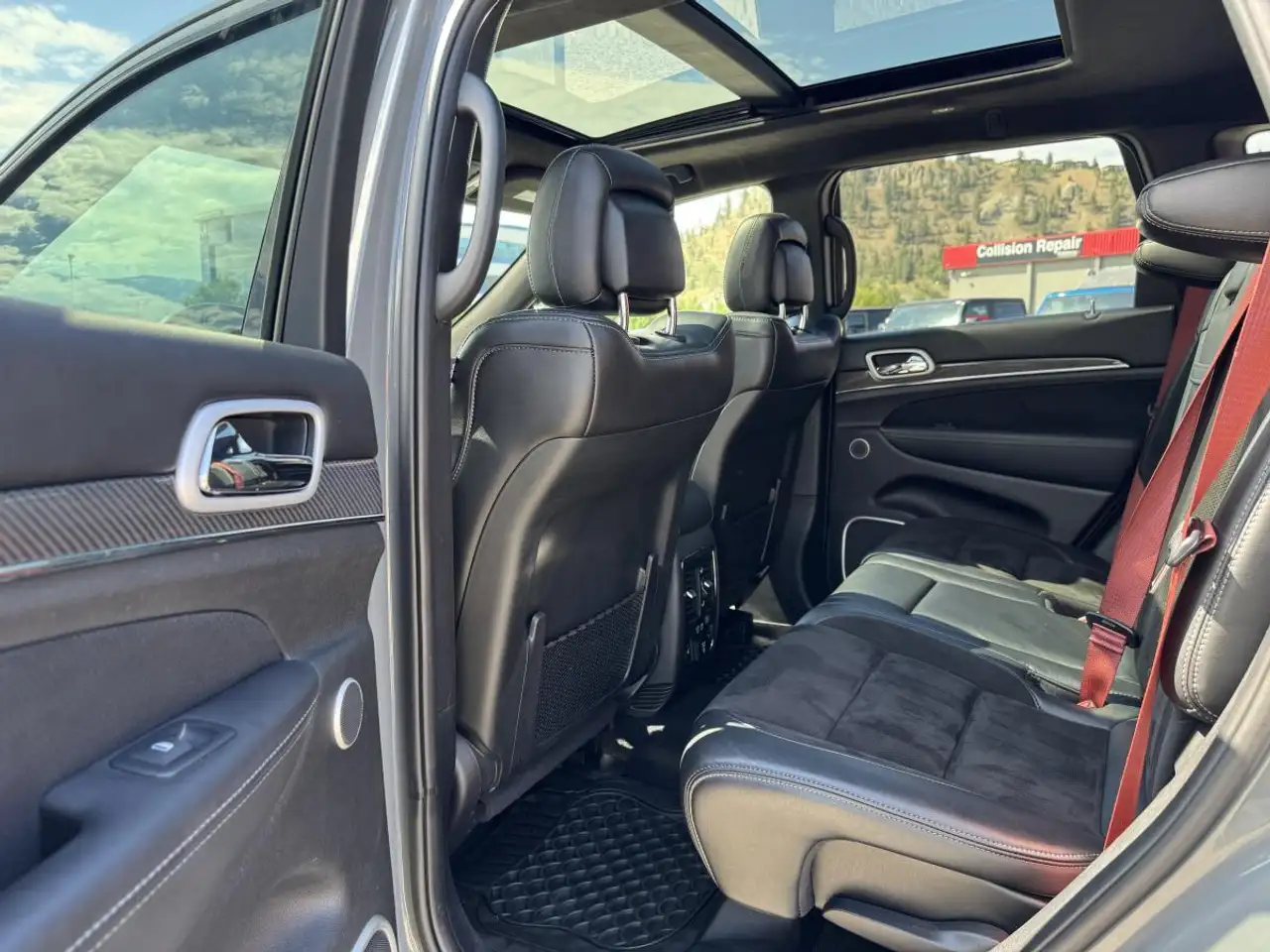 Jeep Grand Cherokee снимка Jeep Grand Cherokee