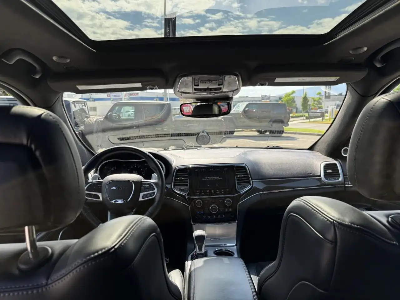 Jeep Grand Cherokee снимка Jeep Grand Cherokee