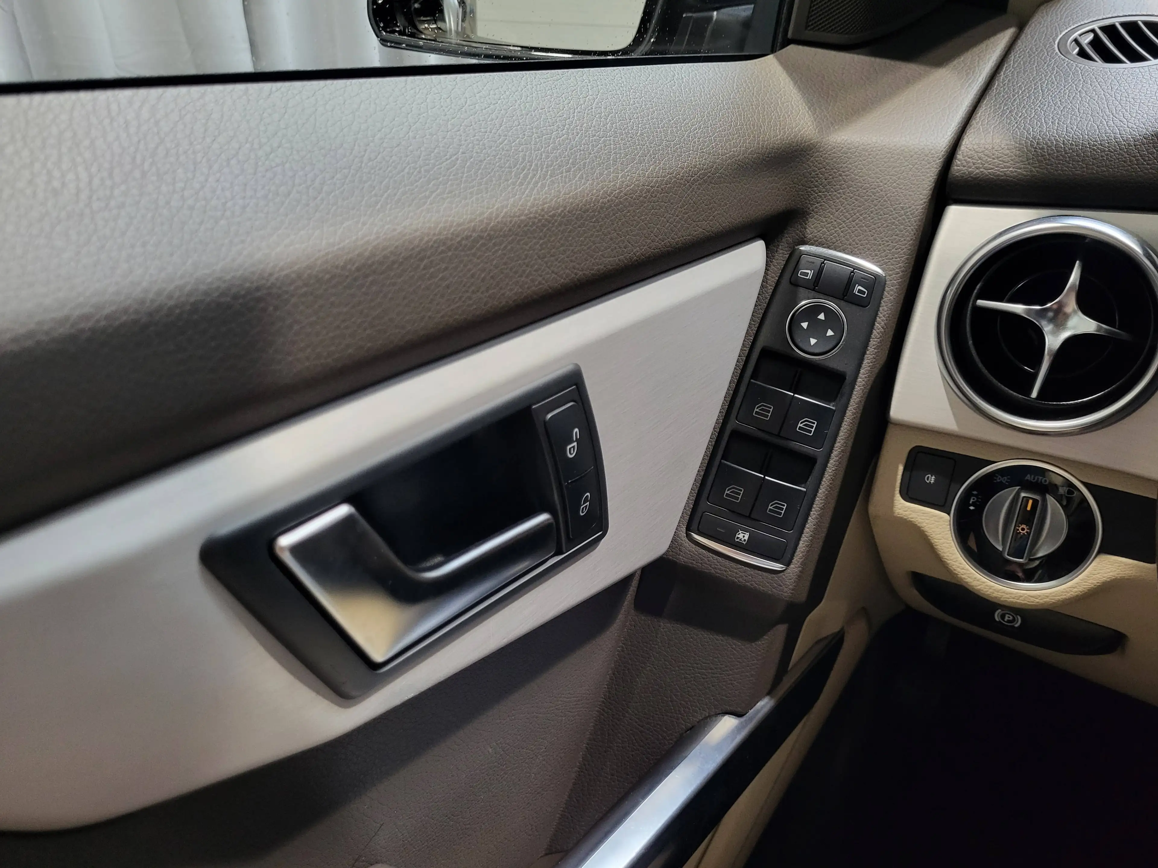 Mercedes-Benz GLK 200 CDI *Navi| Pano| Tempomat| Xenon* — photo 14
