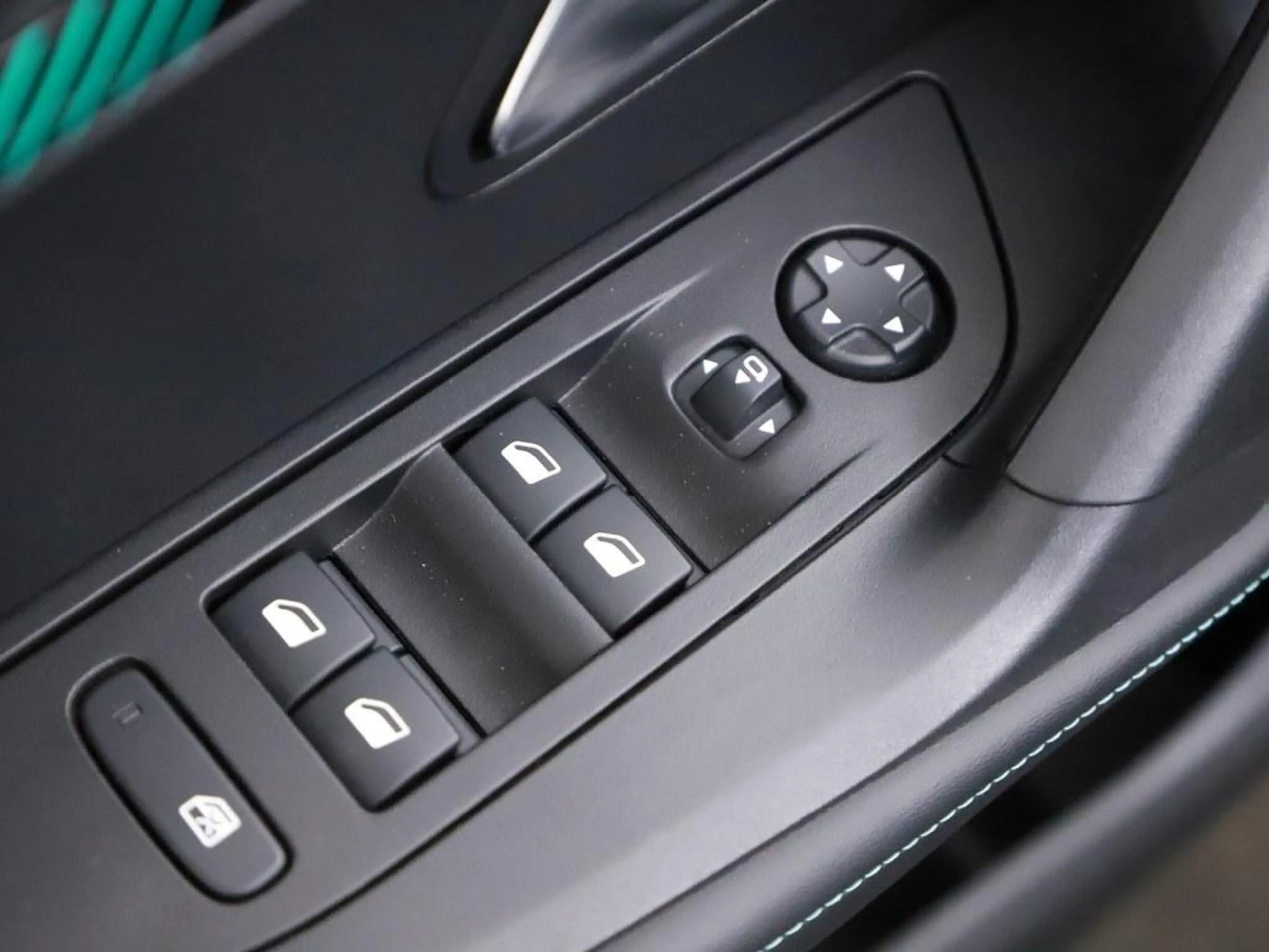Peugeot 2008 1.2T 130Pk Allure H.Leder/Nav/Camera/Ecc/CarPlay / — photo 6