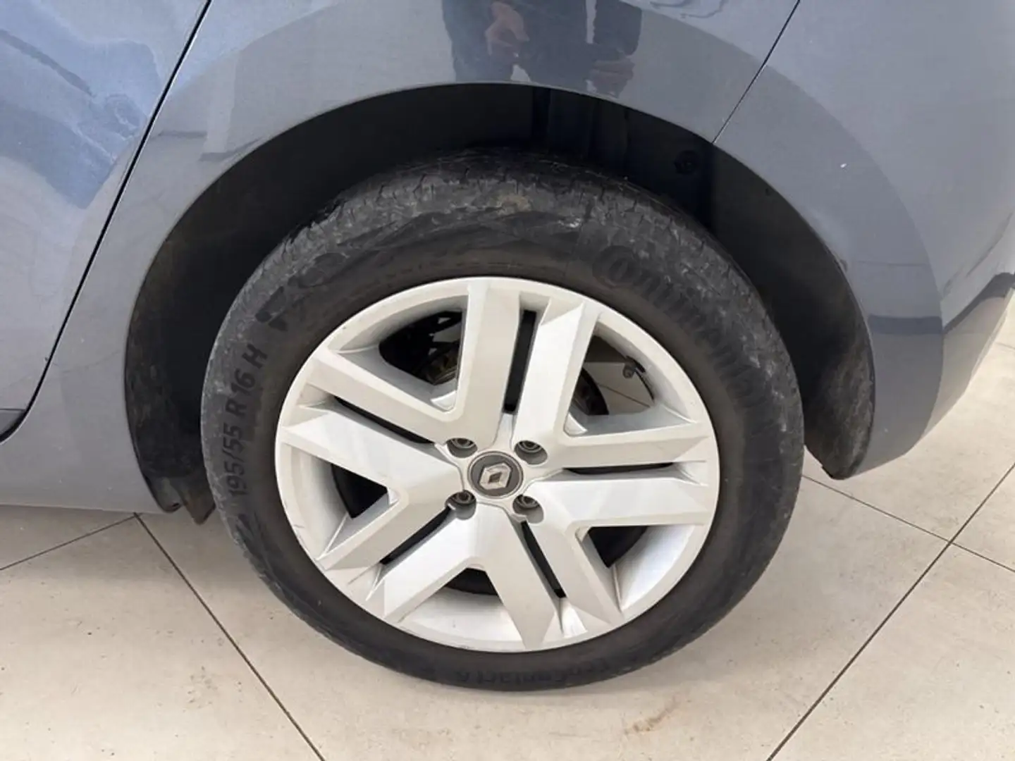 Renault Clio V 2019 1.0 tce Zen 90cv my21 Grigio - 2