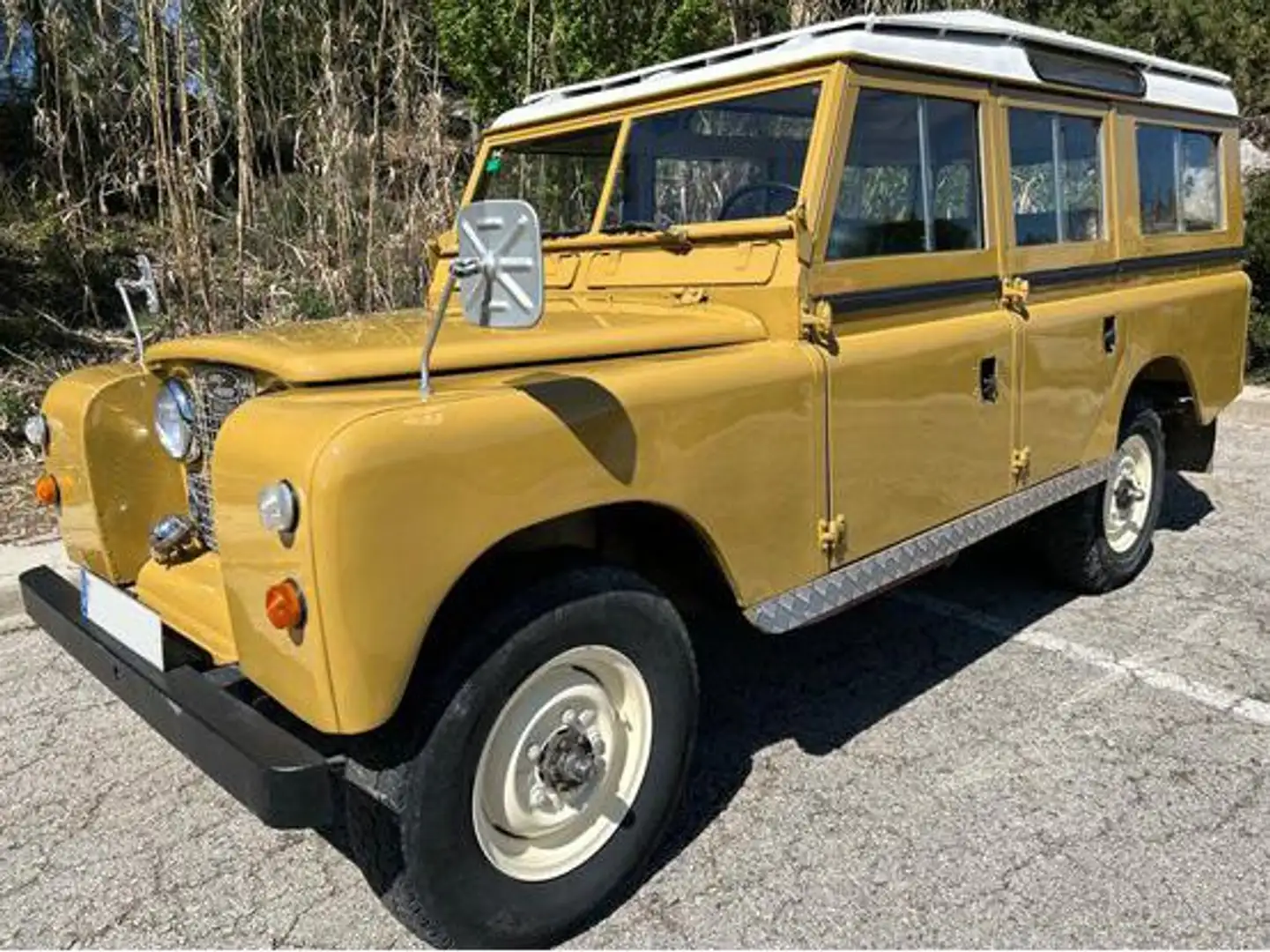 Land Rover Series Series 2a Yellow - 1