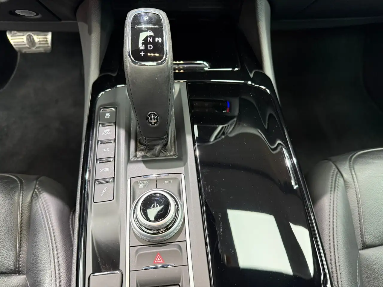 Maserati Levante 2021 — фото 15