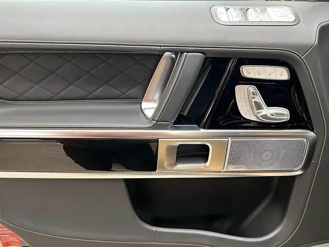 Mercedes-Benz G-Class view 13