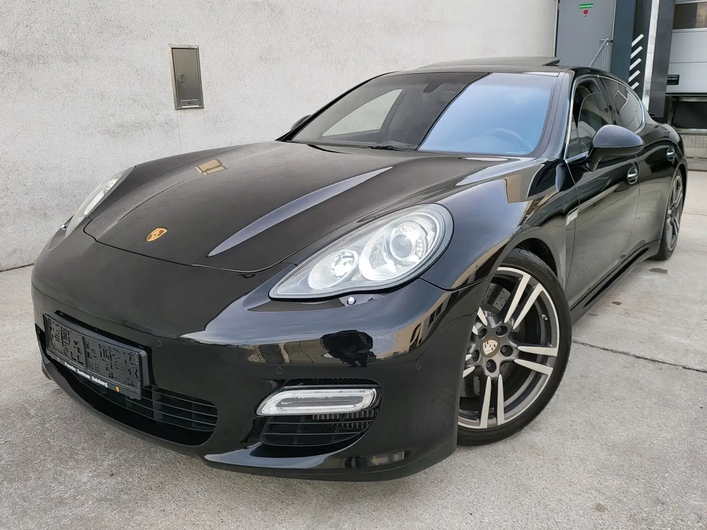 Porsche Panamera Turbo Sport Chrono Paket Schwarz - 2