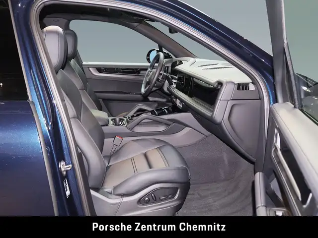 Porsche Cayenne view 13