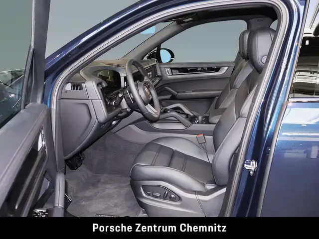 Porsche Cayenne view 12