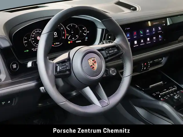 Porsche Cayenne view 11