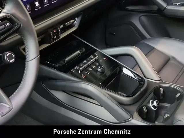 Porsche Cayenne view 14