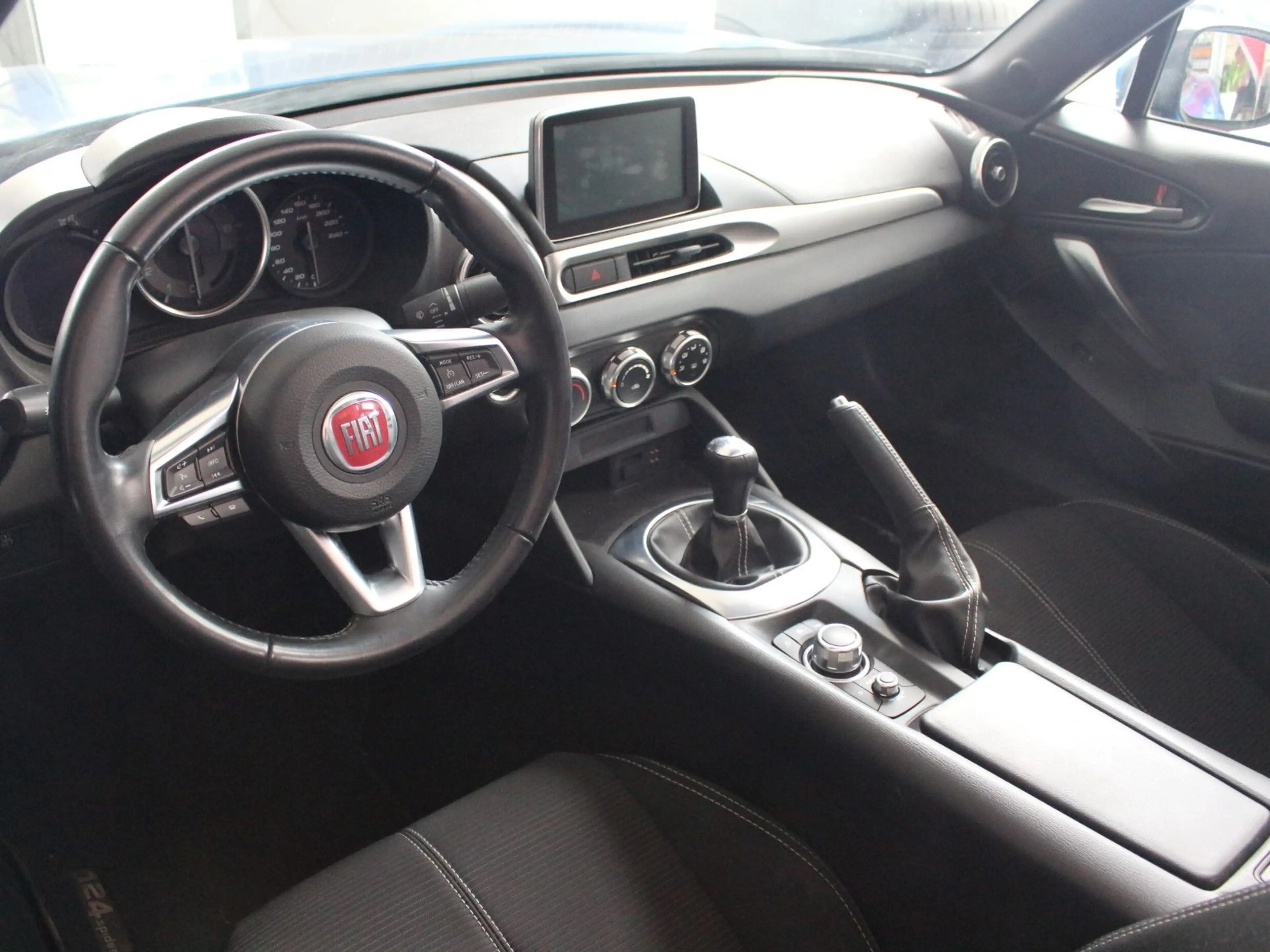 Fiat 124 Spider 1.4 16V Turbo Alu BT DAB+Navi Tempoma — photo 10