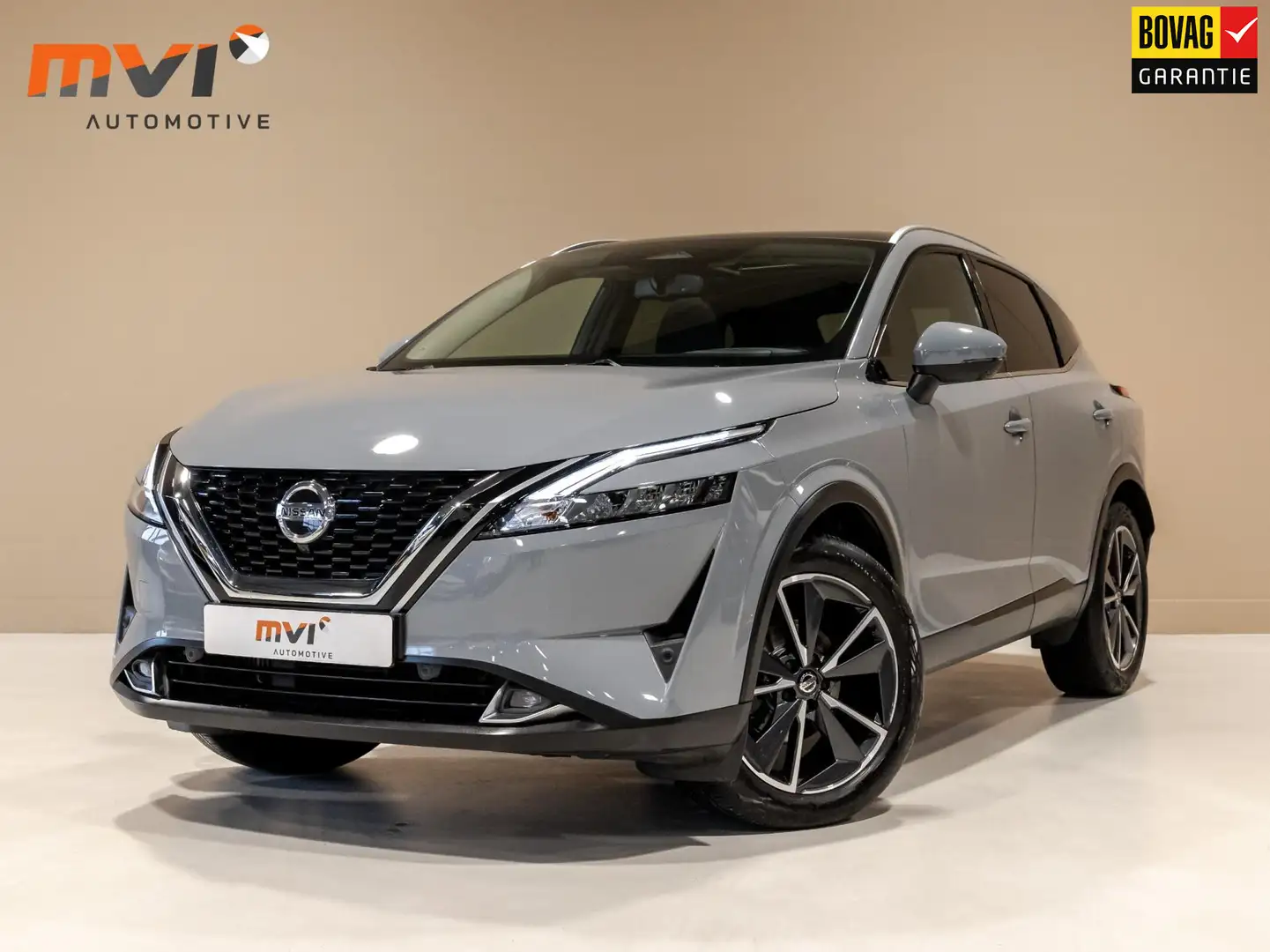 Nissan Qashqai 1.3 MHEV Business Premium / 140pk / Trekhaak / Pan Szürke - 1