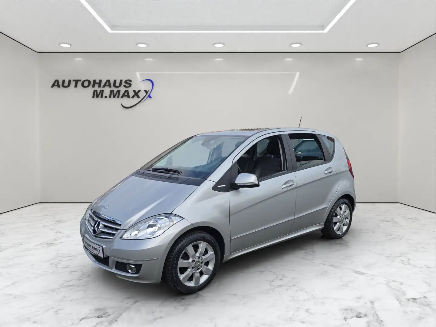 Mercedes-Benz A 200 Panorama AHK Leder Allwetter Tempomat Silber - 1