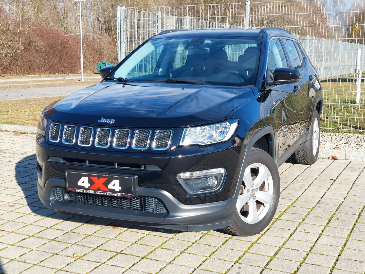 Jeep Compass 2,0 MultiJet AWD 9AT 140 Longitude Aut.*Sensation* Schwarz - 2