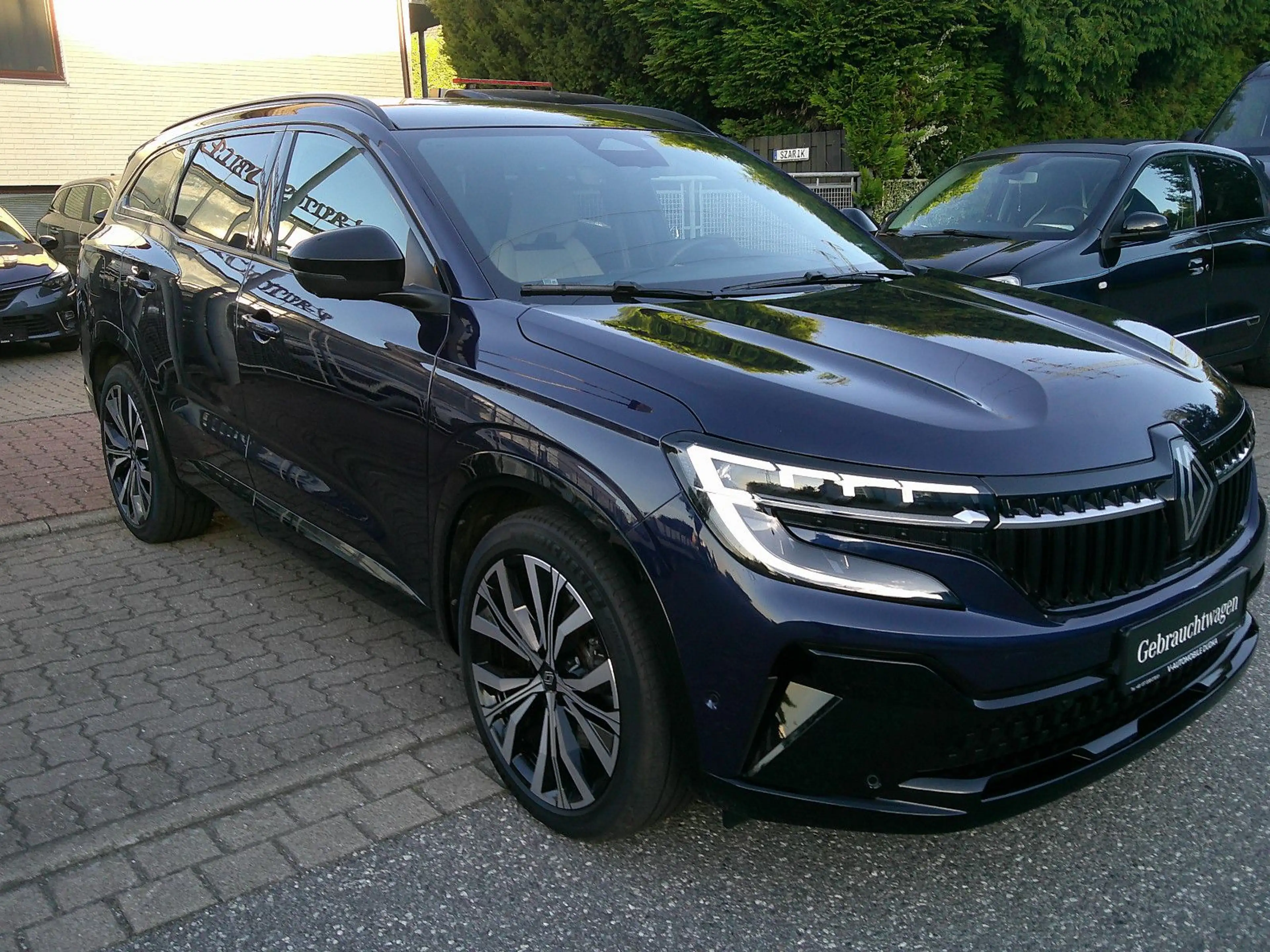 Renault Espace VI Iconic E-Tech Hybrid — photo 8