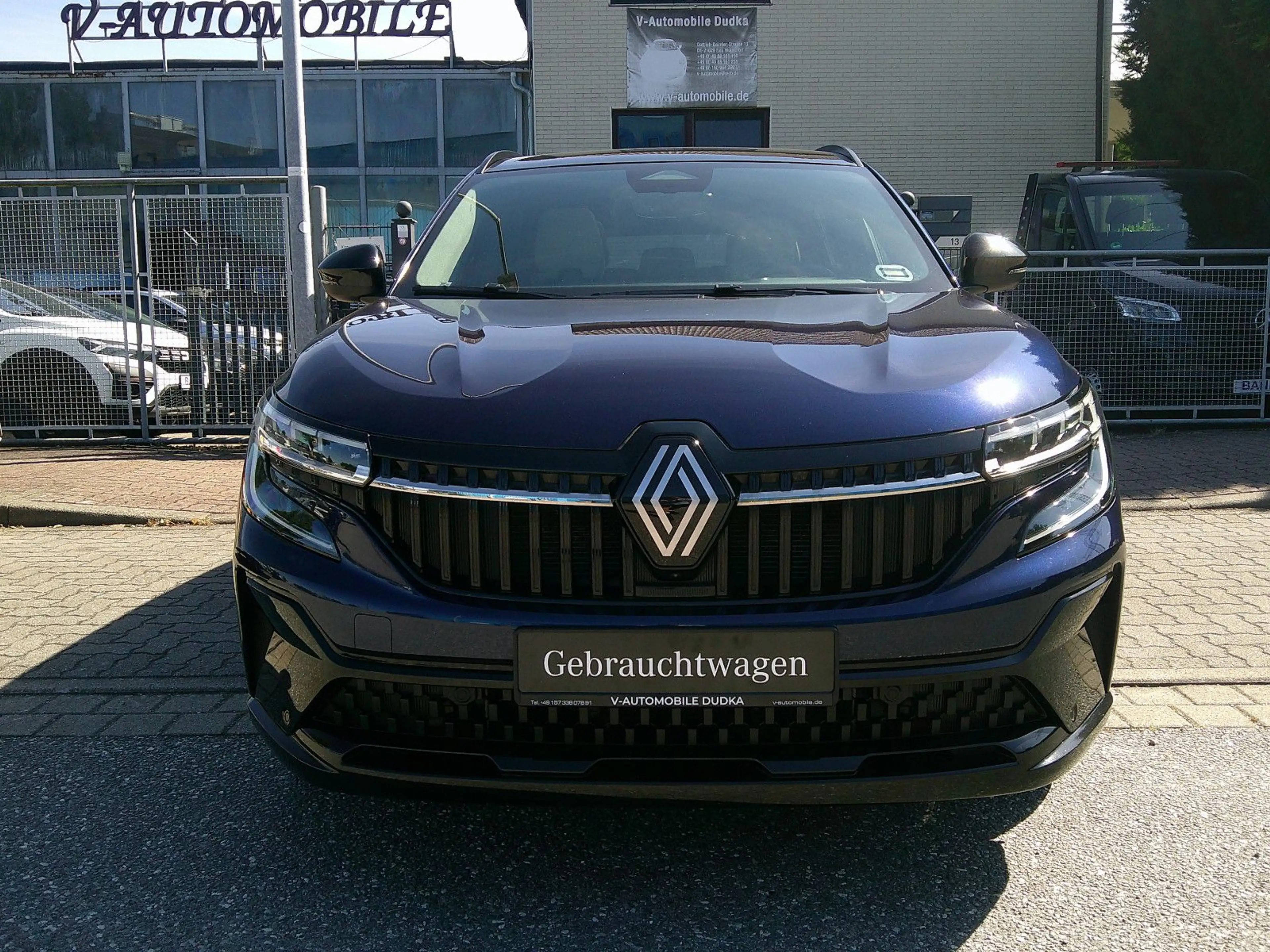Renault Espace VI Iconic E-Tech Hybrid — photo 2