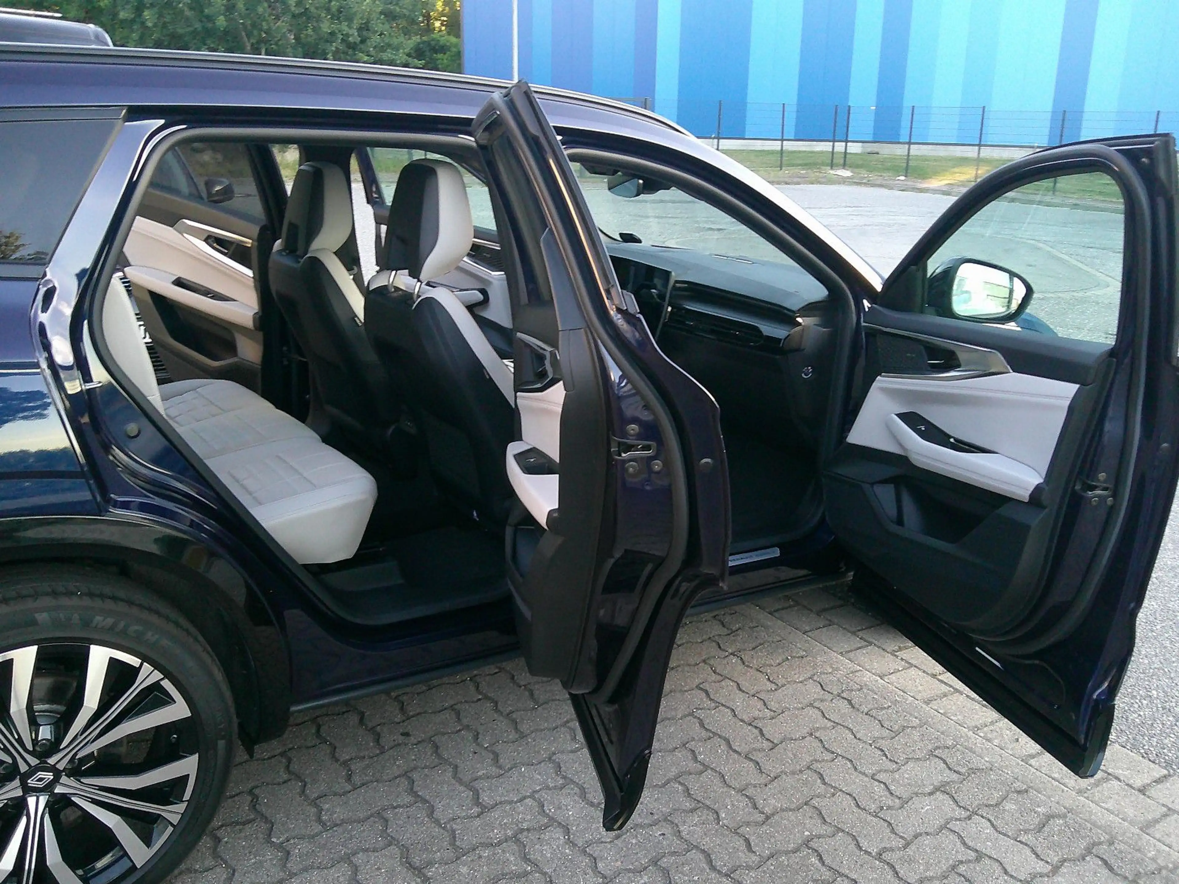 Renault Espace VI Iconic E-Tech Hybrid — photo 11