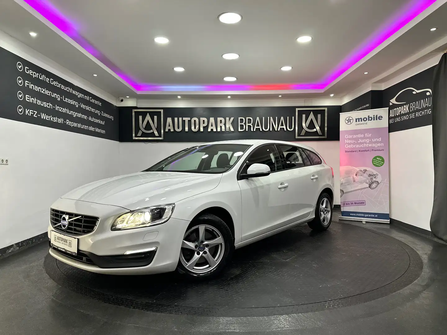 Volvo V60 2.0 Geartronic Linje Business *ZR/WP-NEU*DESIGN* Weiß - 1